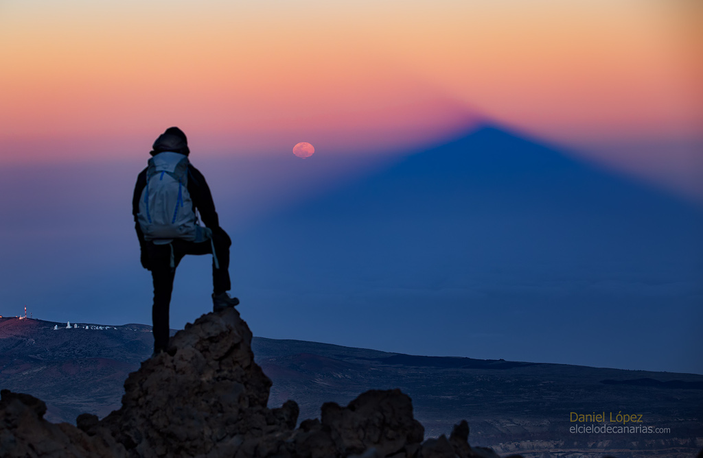 Lua Pi e sombra da montanha