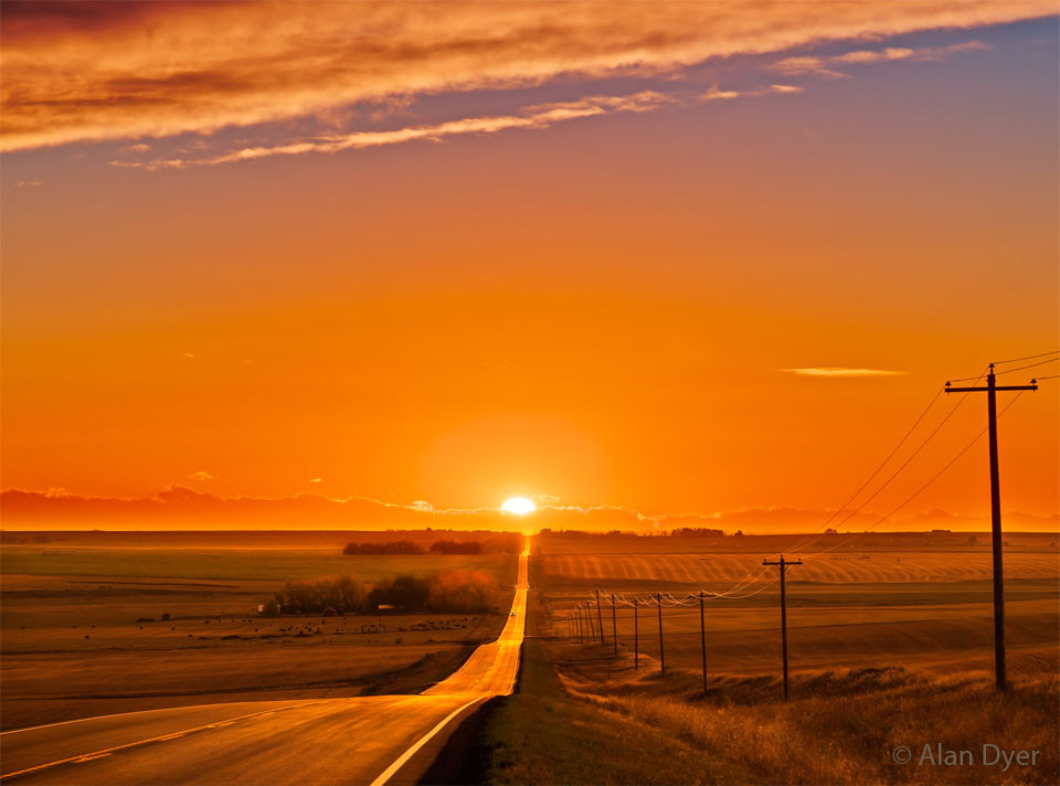 Um pitoresco pôr do sol do equinócio