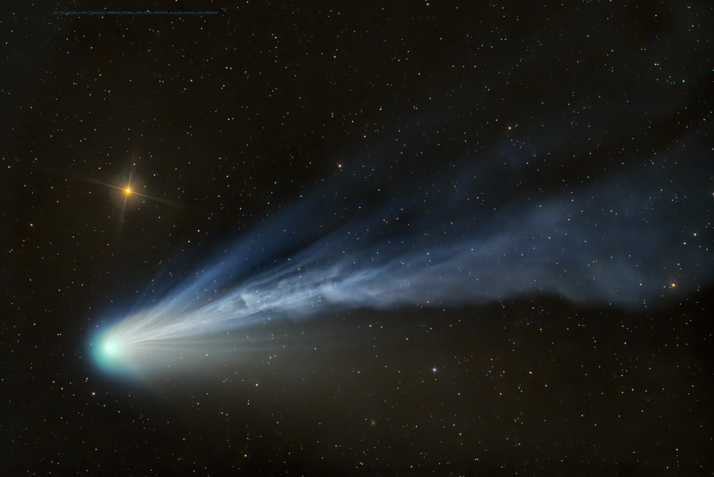 Cometa Pons-Brooks à noite